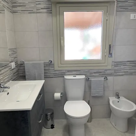 Baia Del Silenzio Feriehus Agnone Bagni